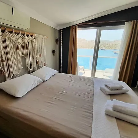Cozy Flat With Sea View Near In דירה בוזבורון