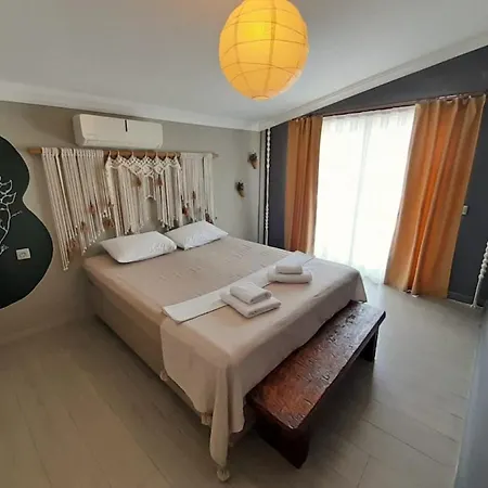 Cozy Flat With Sea View Near In בוזבורון